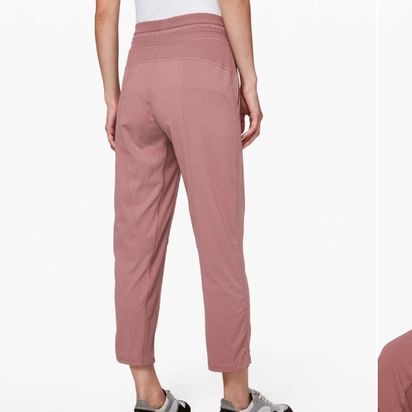 EUC Lululemon Dance Studio Crop *25" Red Dust Size 2 - Picture 4 of 13